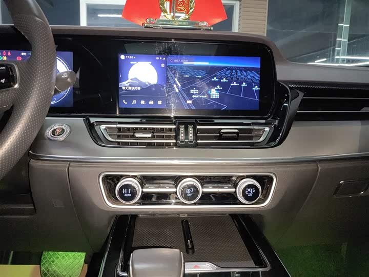 Фото 13 - Hongqi HS5