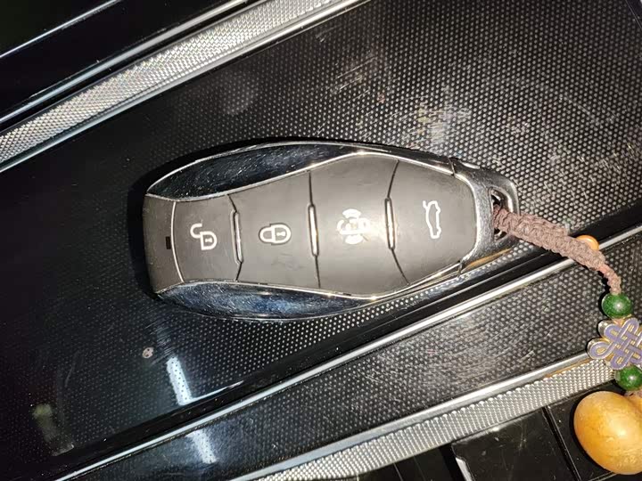 Фото 9 - Hongqi HS5