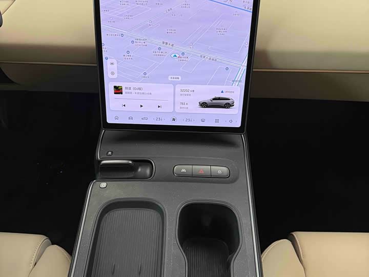 Фото 11 - Nio ET5T