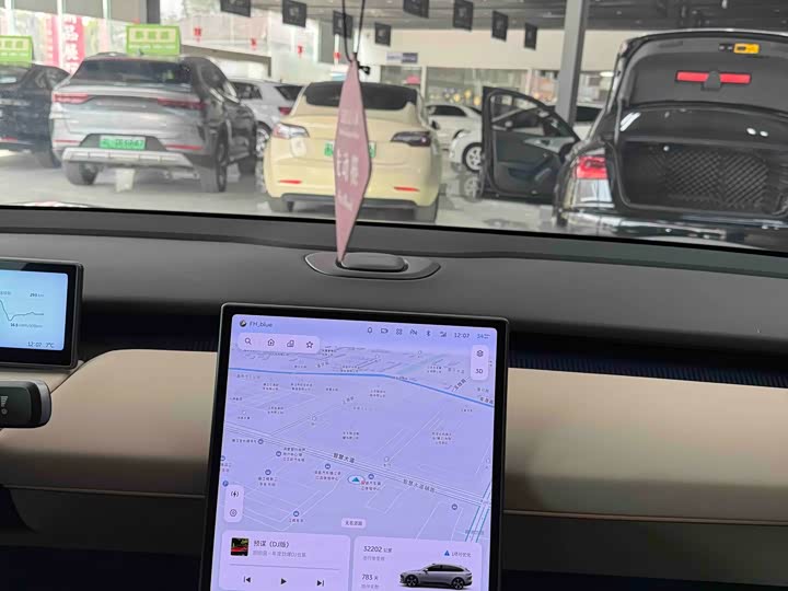 Фото 15 - Nio ET5T