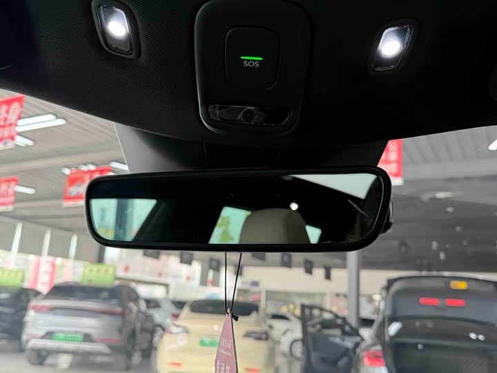 Фото 18 - Nio ET5T