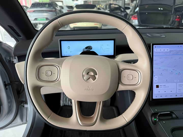 Фото 25 - Nio ET5T