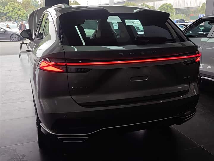 Фото 6 - Roewe RX5 Hybrid