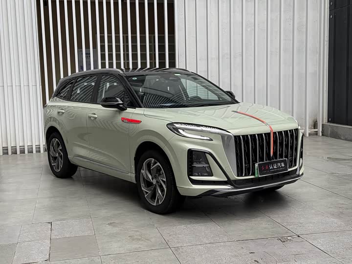 Фото 3 - Hongqi HS3 Hybrid