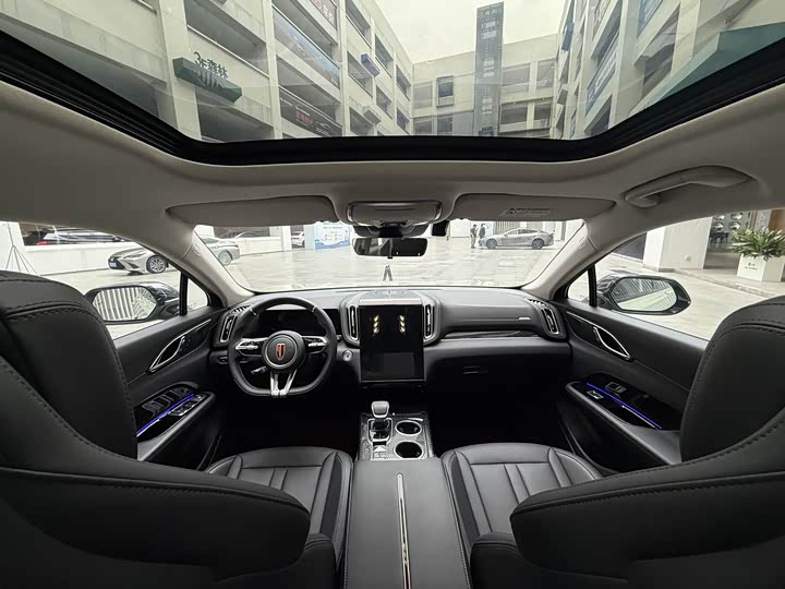 Фото 6 - Hongqi HS3 Hybrid