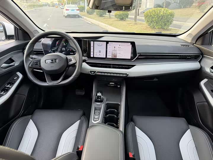 Фото 6 - Geely Binrui