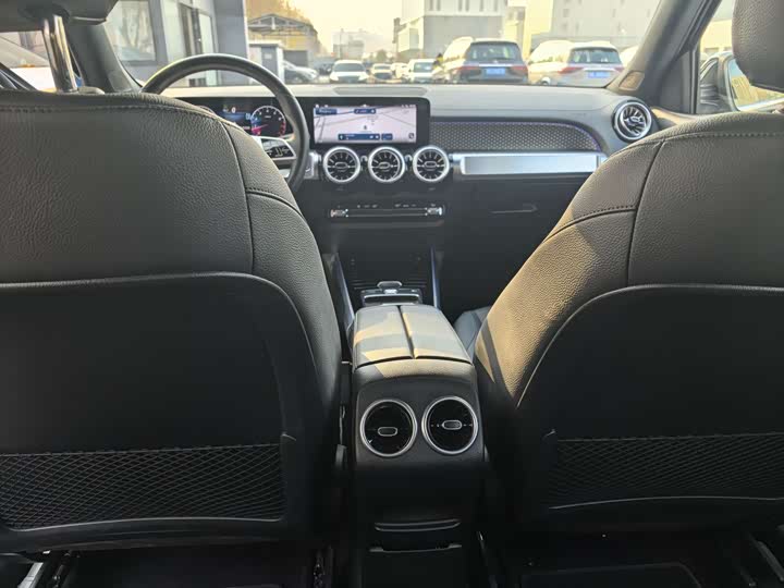 Фото 12 - Mercedes-Benz GLB-Class