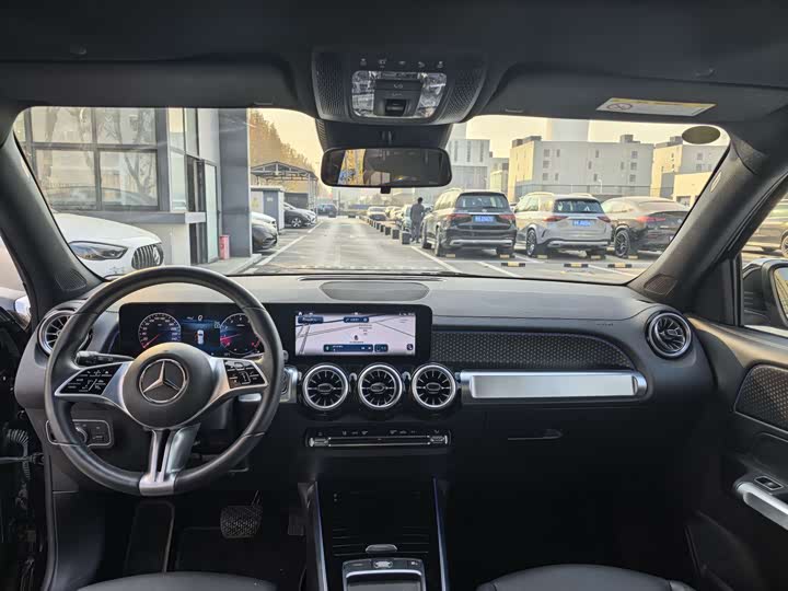 Фото 13 - Mercedes-Benz GLB-Class