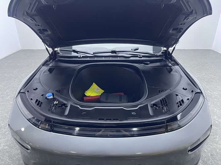 Фото 10 - XPeng P7