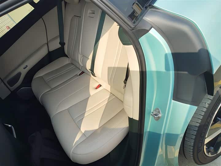 Фото 17 - Xiaomi YU7