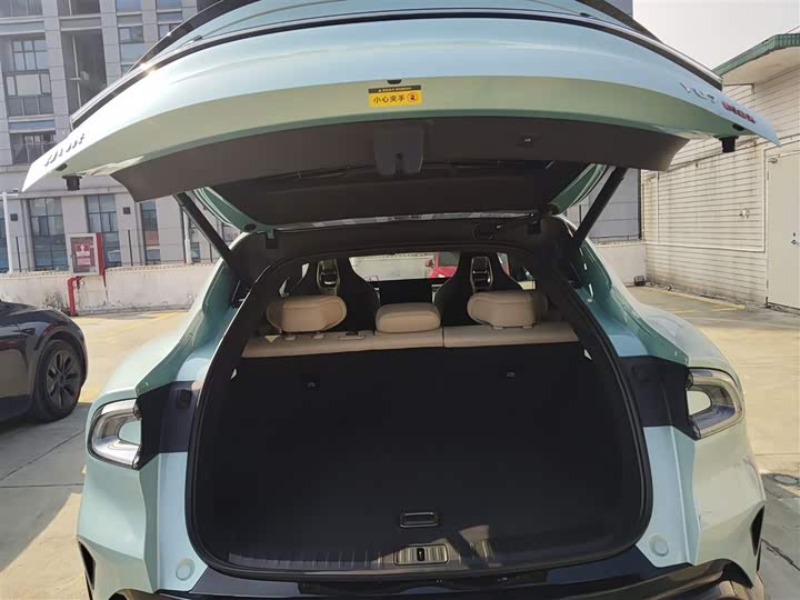 Фото 19 - Xiaomi YU7