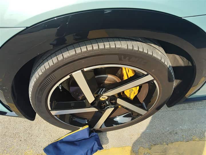 Фото 23 - Xiaomi YU7