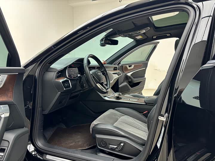 Фото 11 - Audi A6L