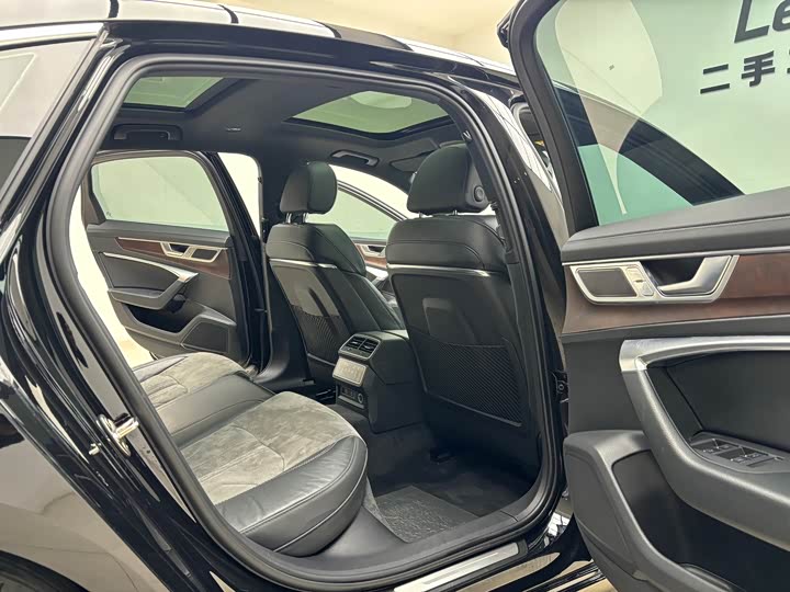 Фото 13 - Audi A6L