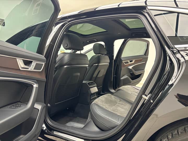 Фото 15 - Audi A6L