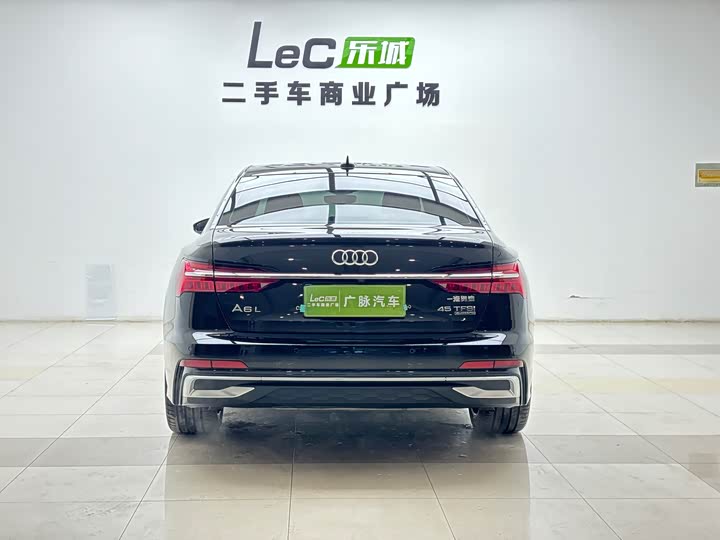 Фото 4 - Audi A6L