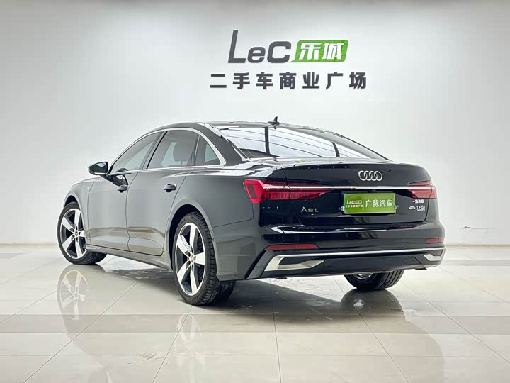 Фото 5 - Audi A6L