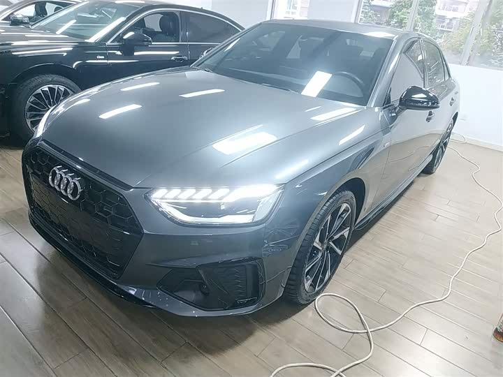 Фото 1 - Audi A4L