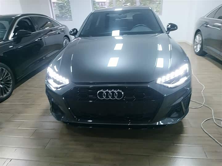 Фото 3 - Audi A4L