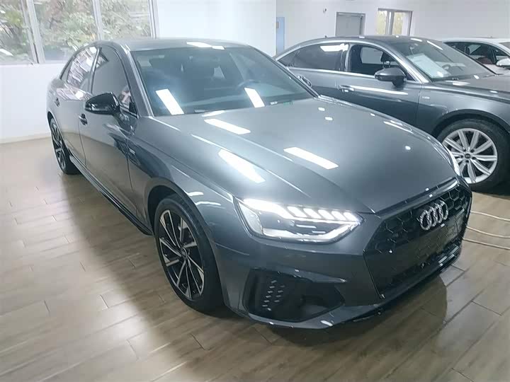 Фото 4 - Audi A4L