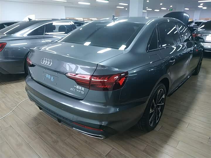 Фото 7 - Audi A4L