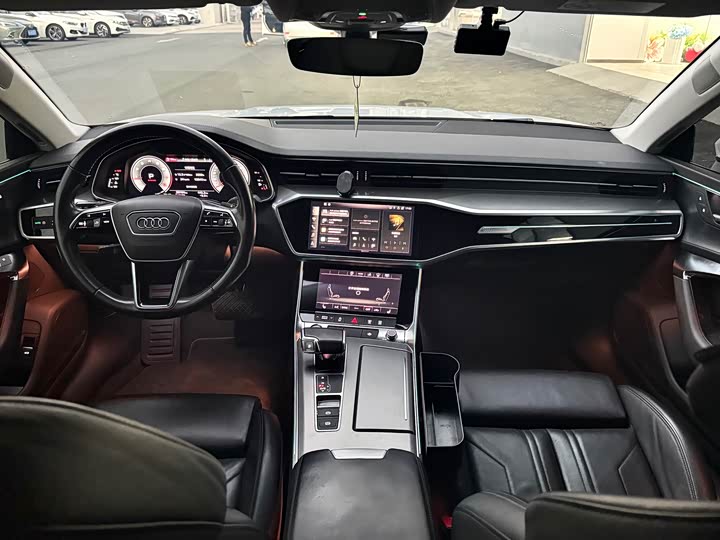 Фото 10 - Audi A7