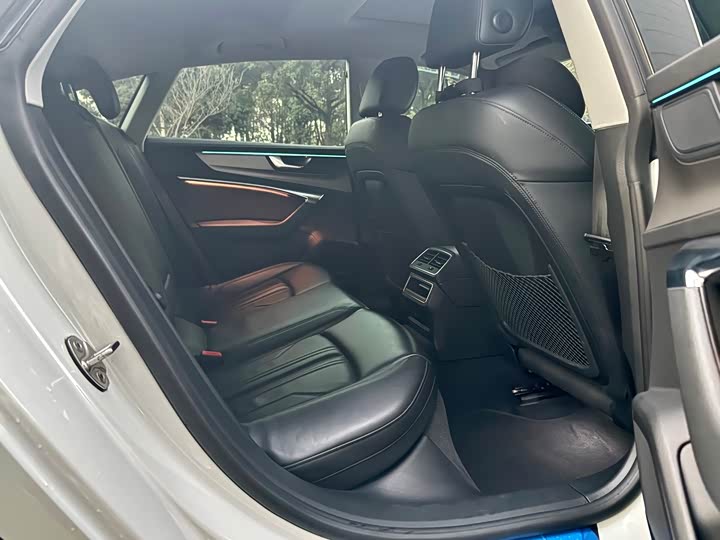 Фото 11 - Audi A7