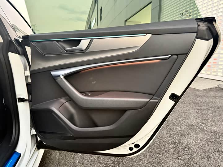 Фото 12 - Audi A7