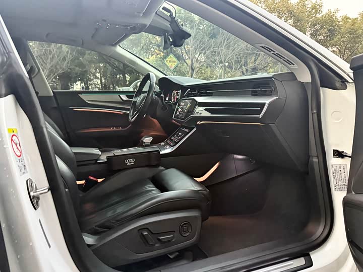 Фото 13 - Audi A7