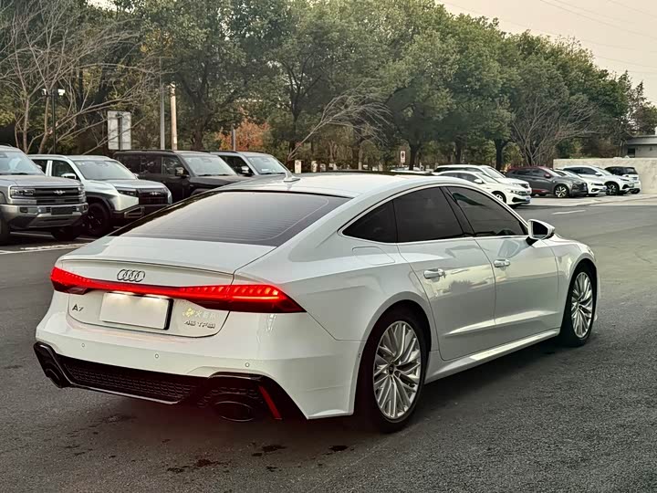 Фото 18 - Audi A7