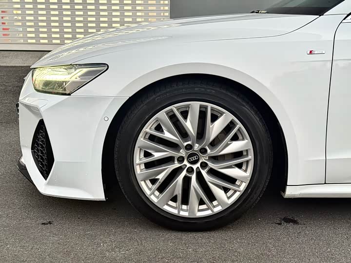 Фото 20 - Audi A7