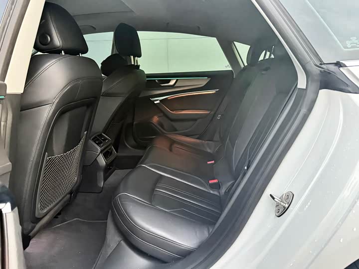 Фото 9 - Audi A7