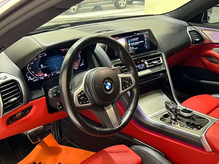 Фото 3 - BMW 8 Series