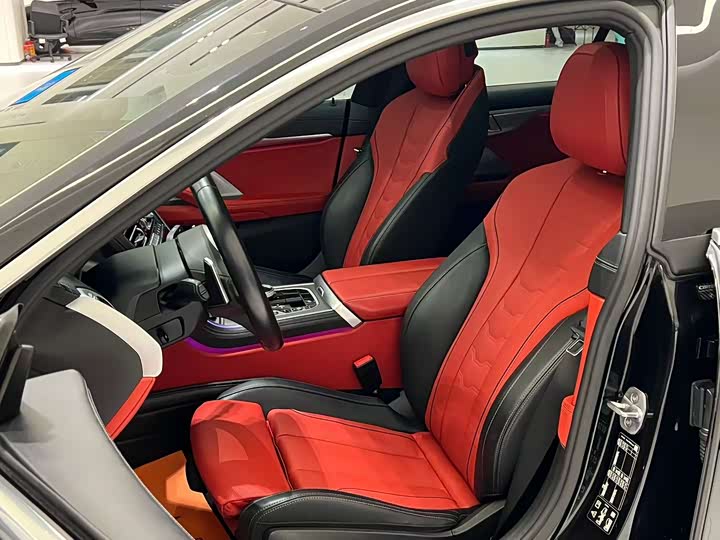 Фото 4 - BMW 8 Series