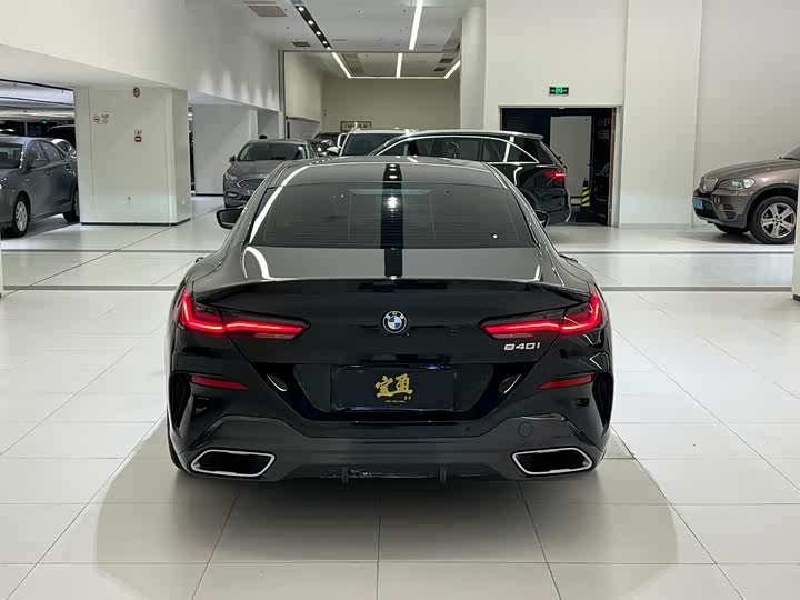 Фото 7 - BMW 8 Series