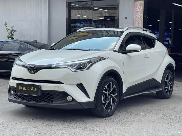 Фото 1 - Toyota C-HR