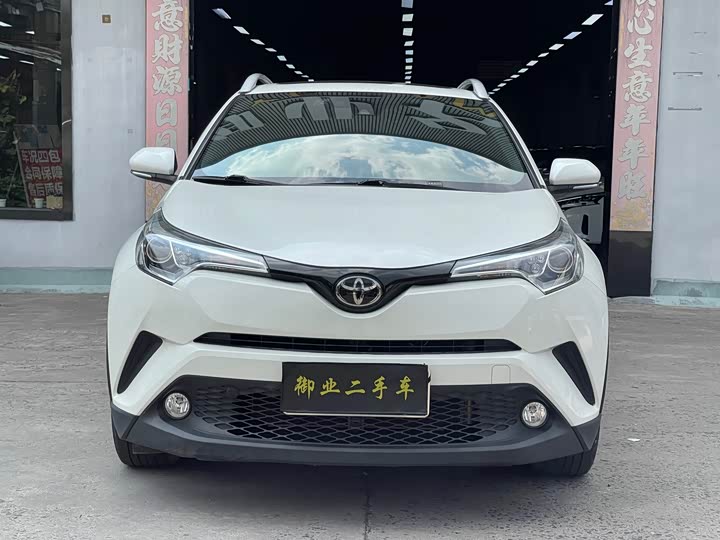 Фото 2 - Toyota C-HR