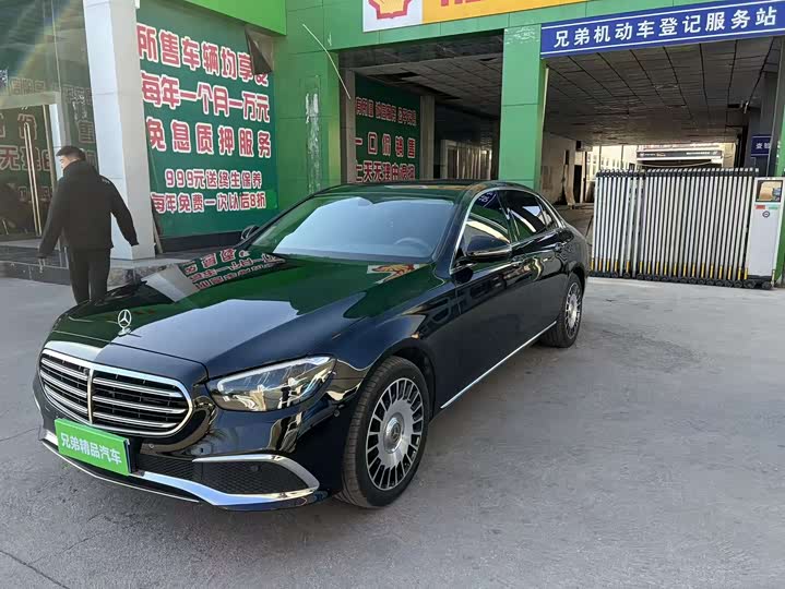 Фото 1 - Mercedes-Benz E-Class