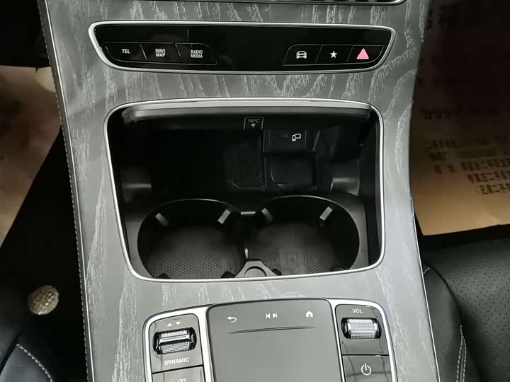 Фото 13 - Mercedes-Benz E-Class