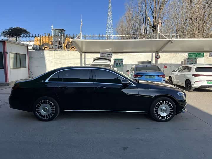 Фото 2 - Mercedes-Benz E-Class