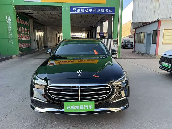 Фото 3 - Mercedes-Benz E-Class