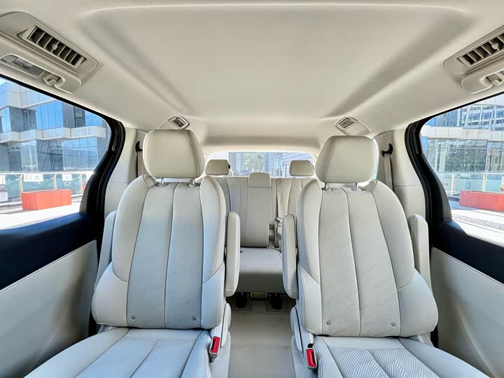 Фото 8 - Buick GL8 ES