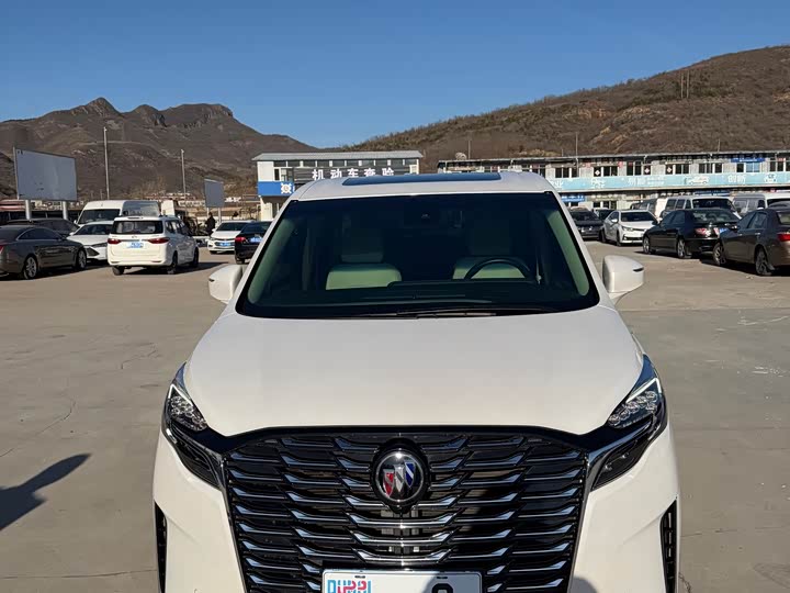 Фото 2 - Buick GL8 ES