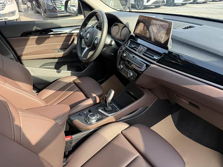 Фото 11 - BMW X1