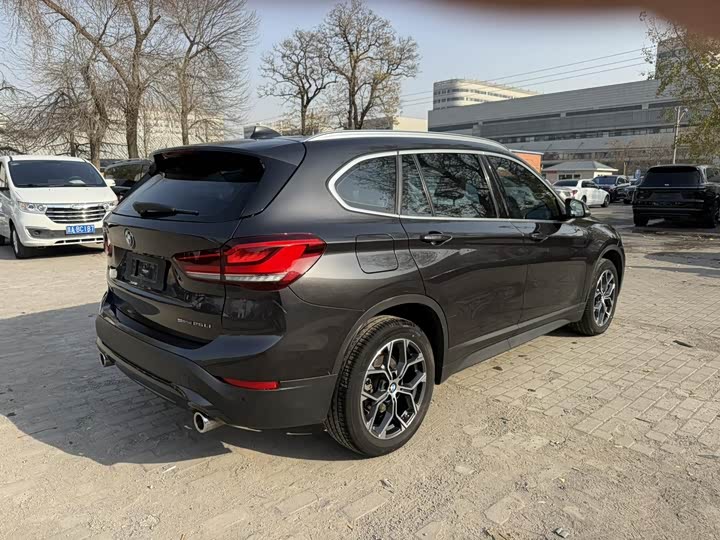 Фото 15 - BMW X1