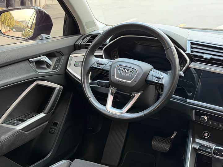 Фото 13 - Audi Q3