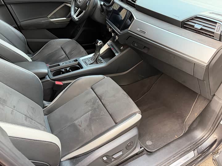 Фото 17 - Audi Q3