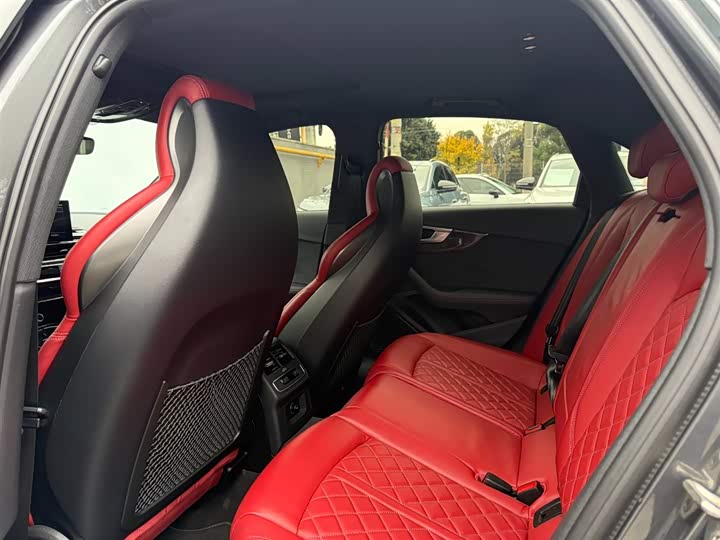 Фото 10 - Audi S4