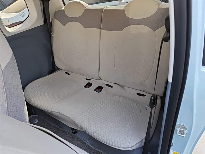 Фото 17 - Bestune Pony