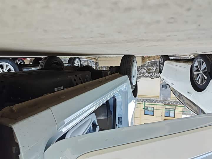 Фото 21 - Bestune Pony